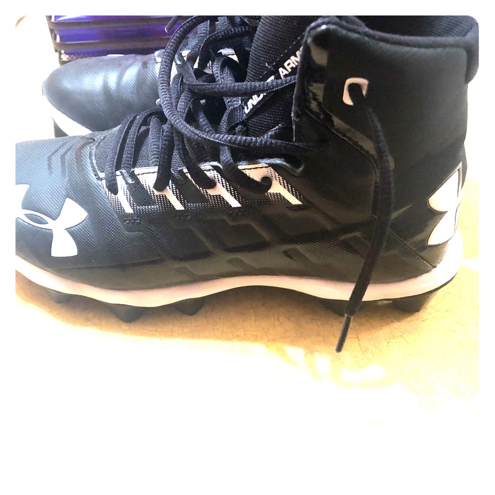 Under Armour   football cleats